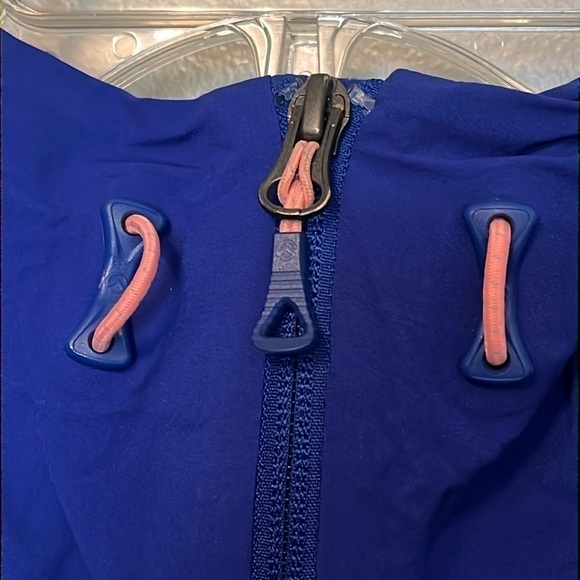 The North Face HyVent 2.5L Summit Series, Royal Blue/Pink Women’s Size medium - Picture 4 of 12